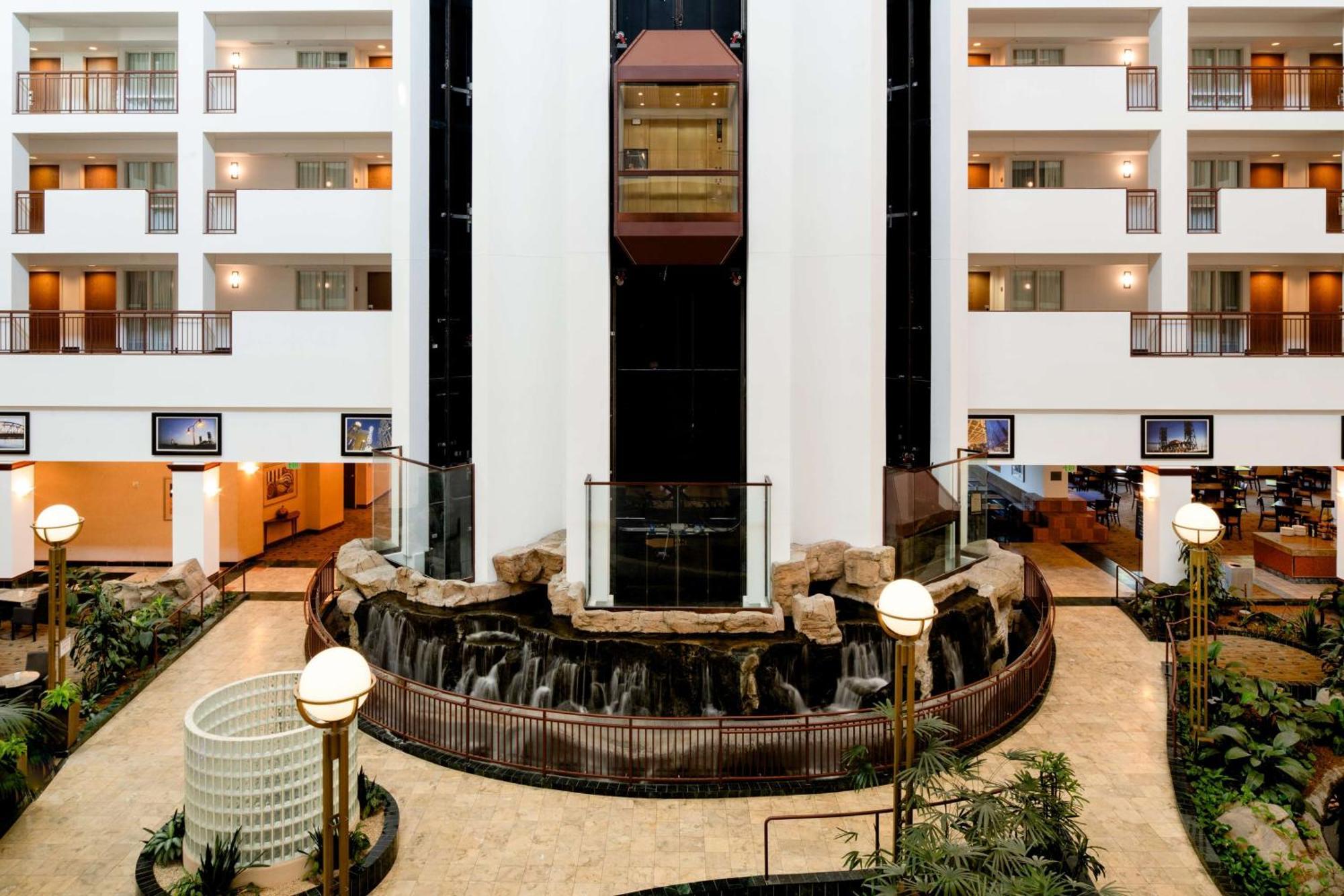 Embassy Suites By Hilton Portland Airport Exterior foto
